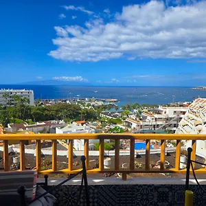 amazing-apartment-with-wonderful-views-of-puerto-colon.adeje-hotels.com/